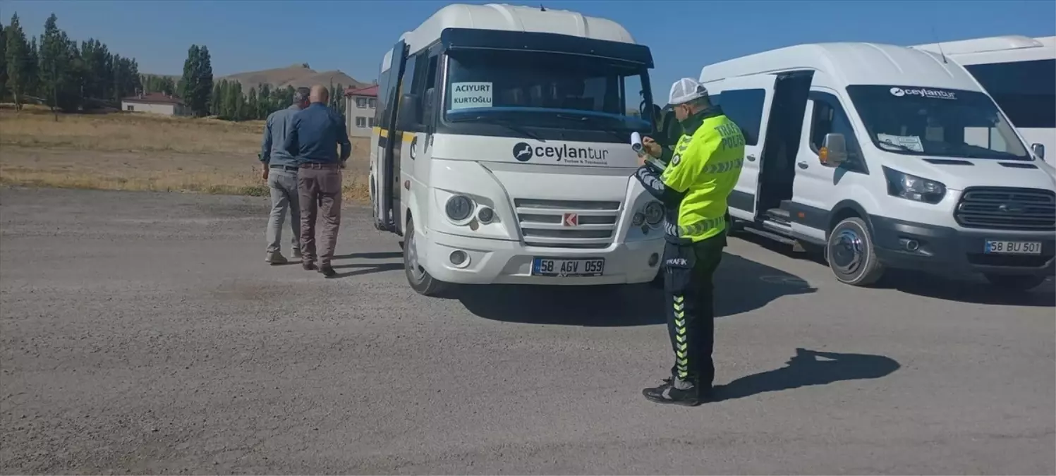 Ulaş'ta Öğrenci Servisleri Denetlendi