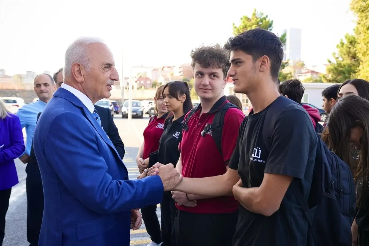 Ümraniye'den Gençlere Burs Desteği