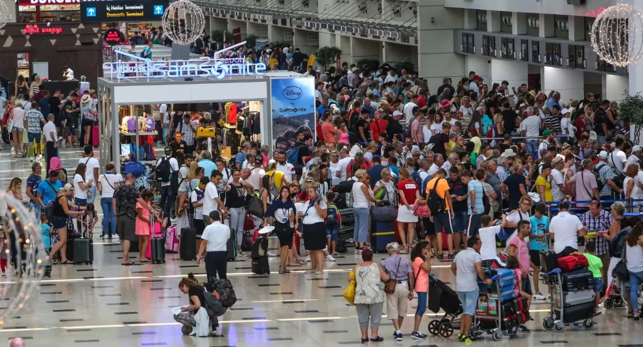 Antalya'da Eylül Turizmi Yoğun Geçiyor