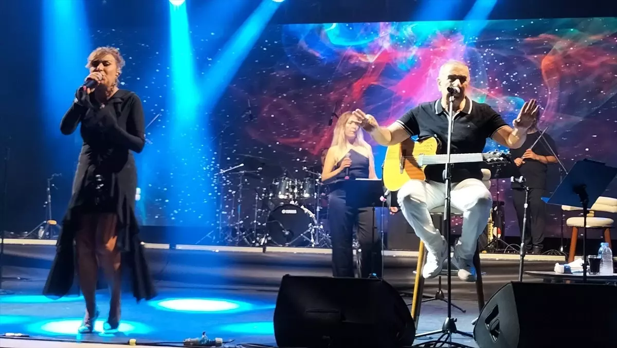 Özülkü Çifti Manavgat'ta Konser Verdi
