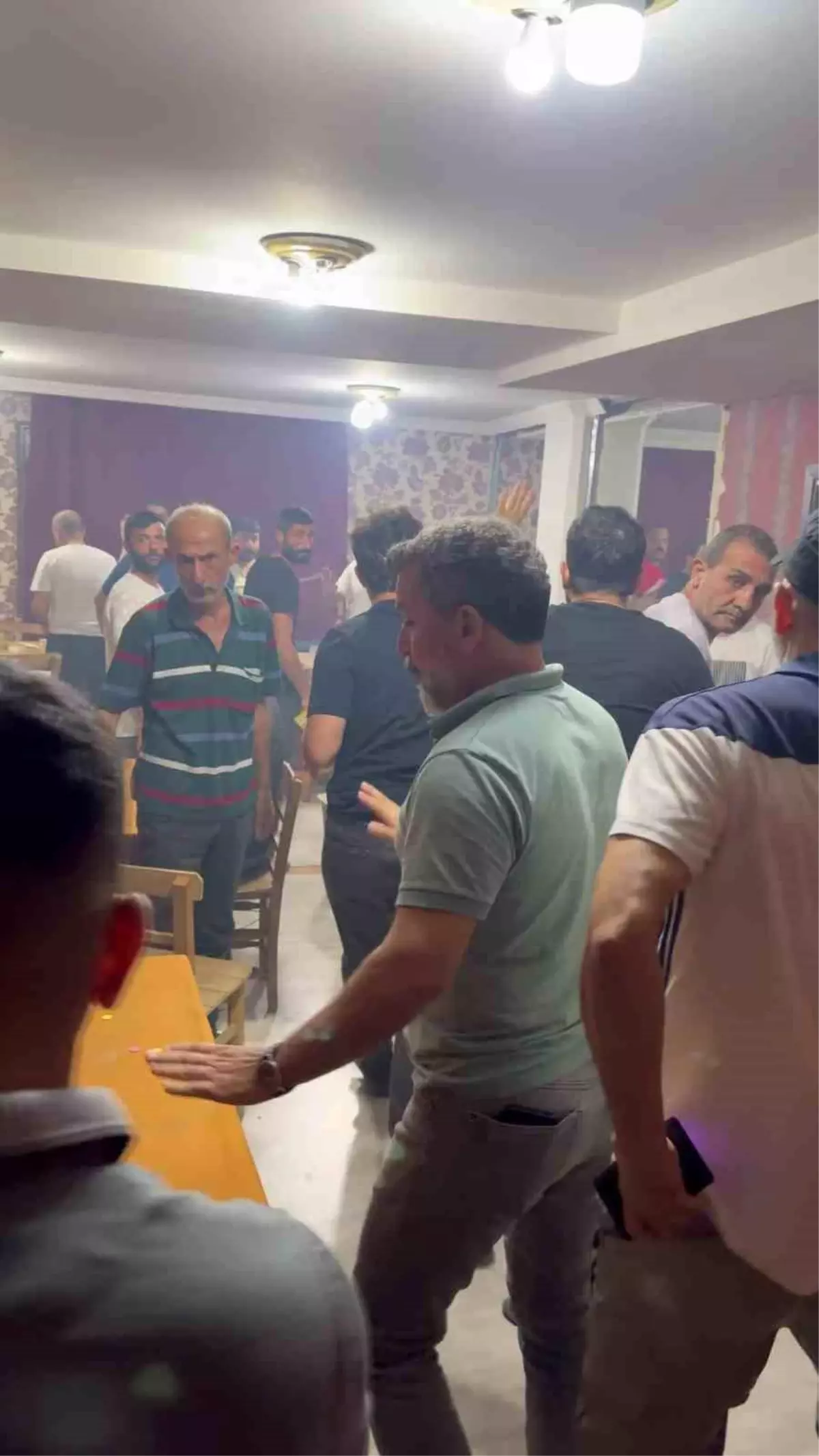 Adana'da Kumarhaneye Baskın: 49 Gözaltı