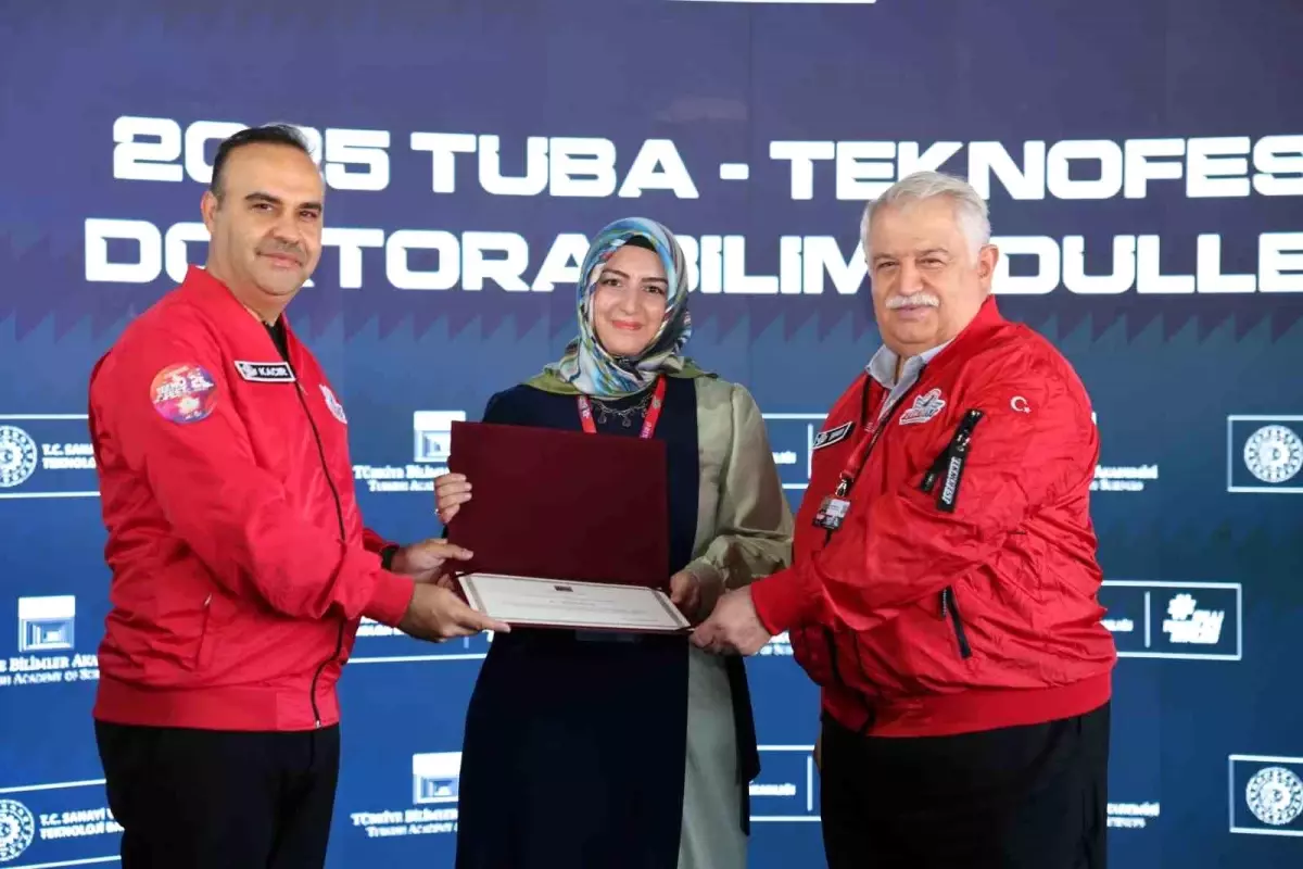 Dr. Habibe Güneş TÜBA-TEKNOFEST Ödülünü Kazandı