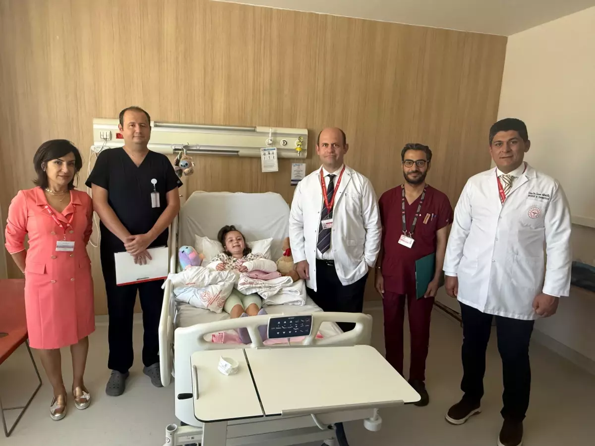 Fransa'da Düşen Çocuk, Türkiye'de İyileşti
