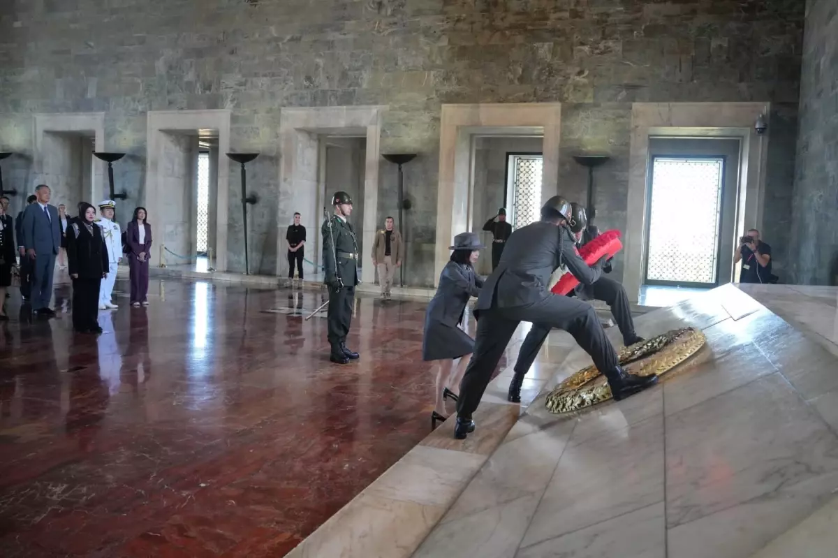 Prenses Akiko Mikasa Anıtkabir'i Ziyaret Etti