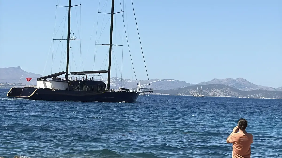Bodrum'da 'Oğuz Khan' Yelkenlisi Suya İndirildi
