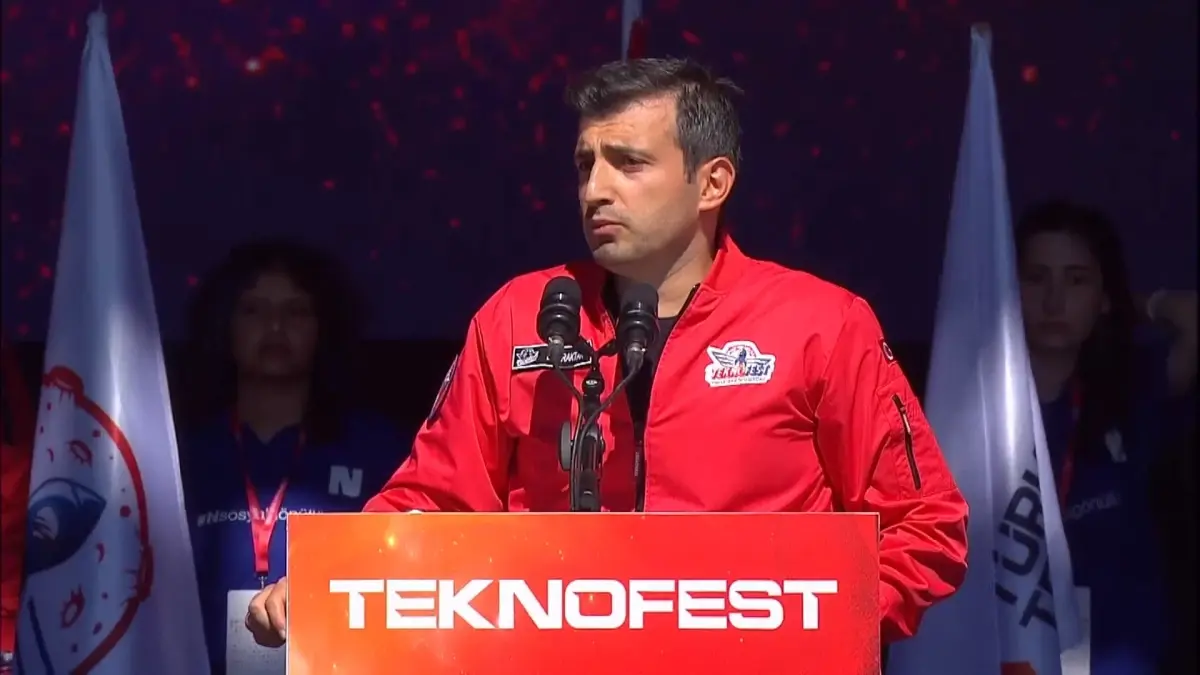 TEKNOFEST 2025: Bayraktar'dan Zulme Dengeli Teknoloji Çağrısı