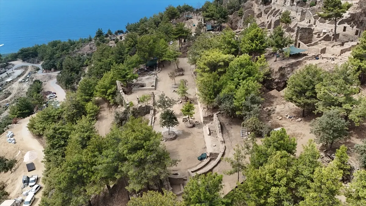 Syedra Antik Kenti'nde 1800 Yıllık Stadyum Bulundu