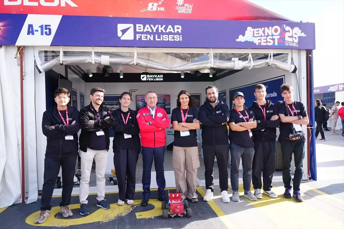 Fuat Oktay TEKNOFEST'i Ziyaret Etti
