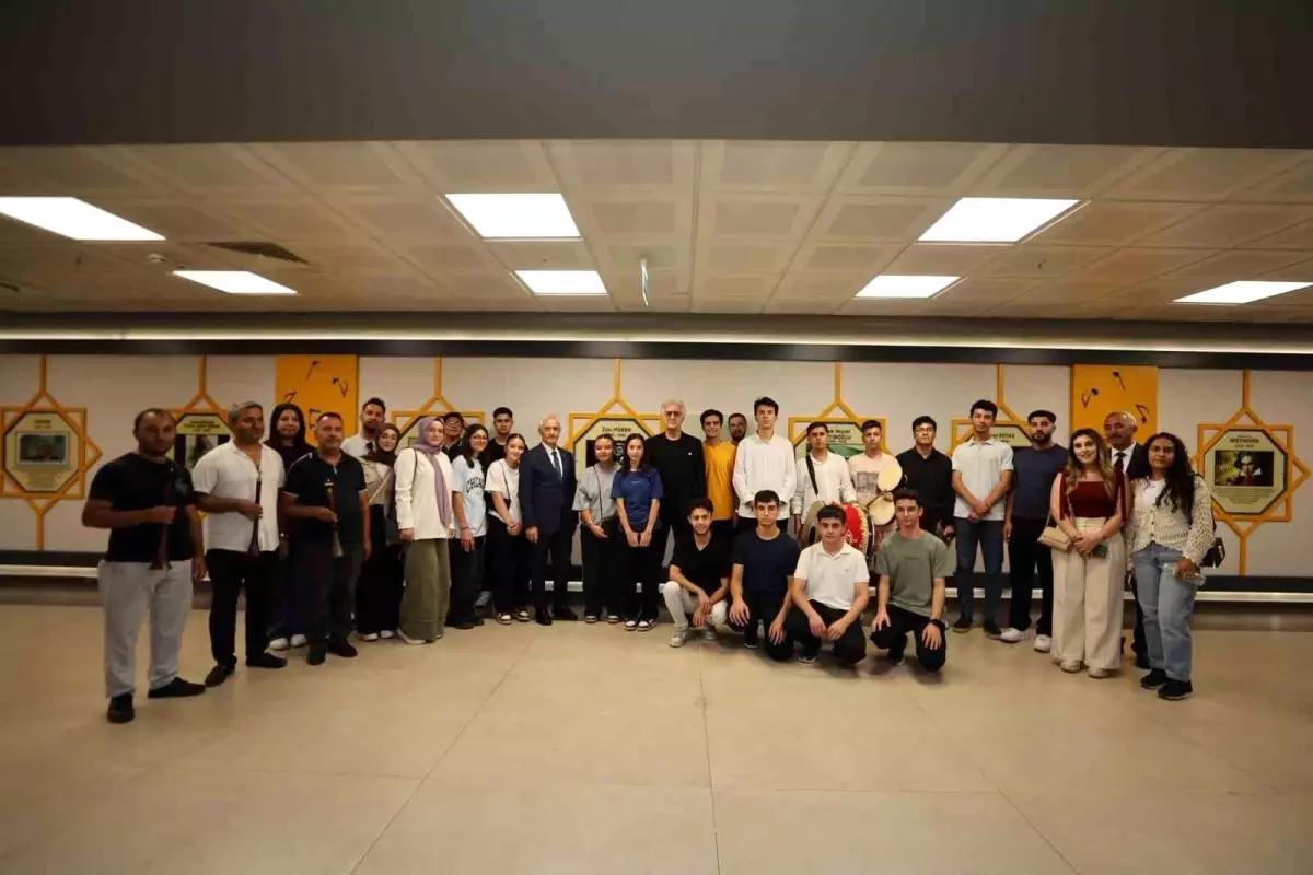 Tamer Karadağlı Konservatuar Öğrencileriyle Buluştu