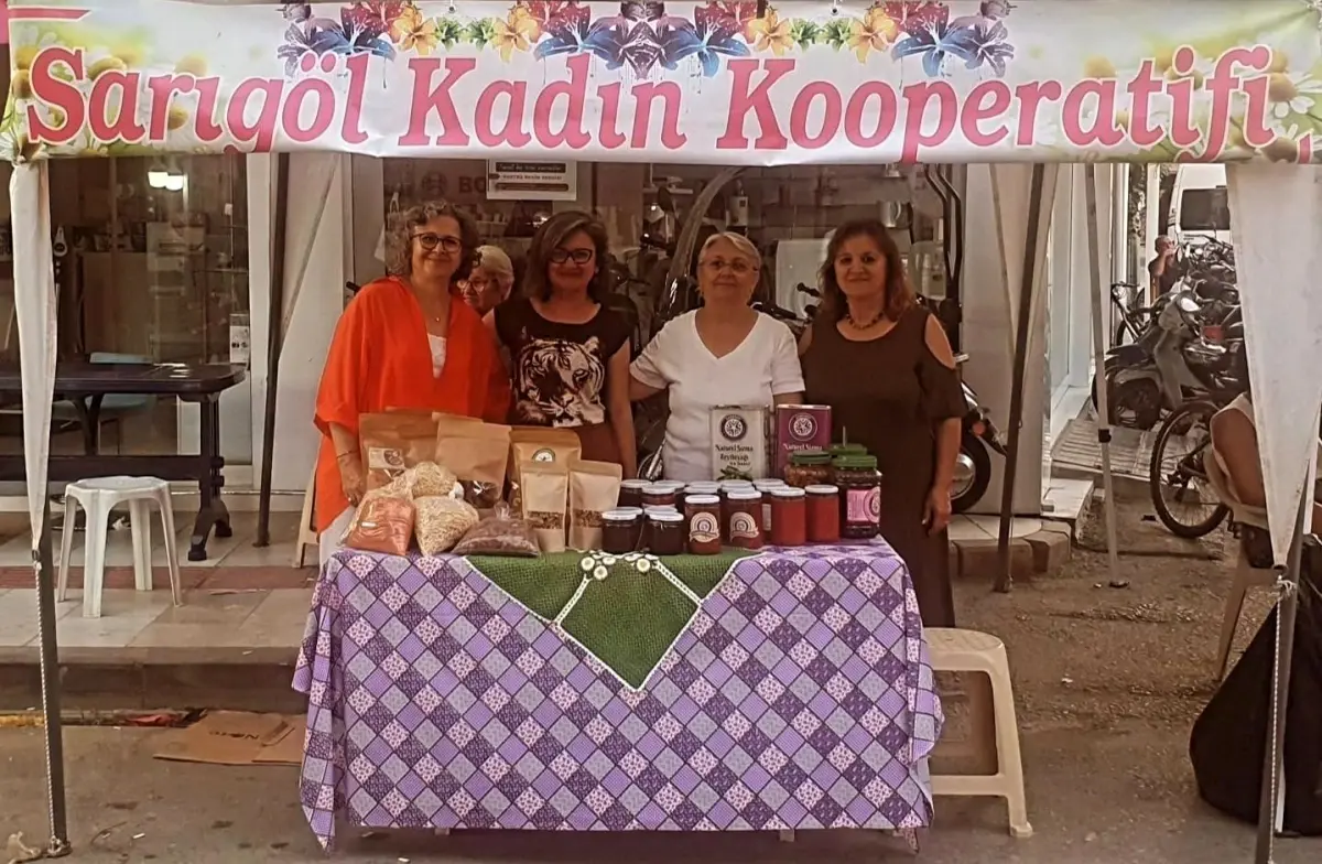 Sarıgöl'de Kadın Kooperatifi Doğal Ürünlerle Festivale Katıldı