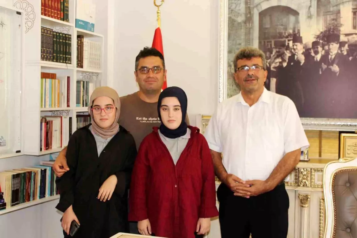 'Yazınla Yazıma Dokun' Yarışması Ödülleri Verildi