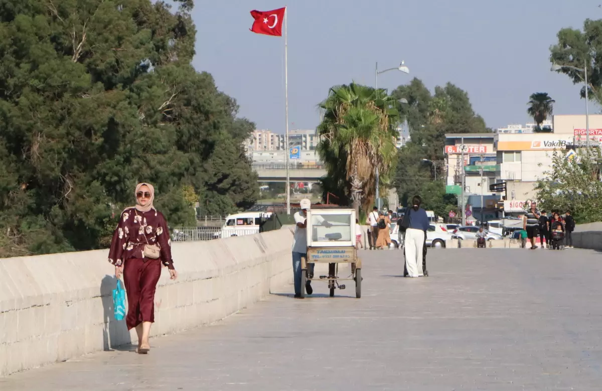 Adana'nın Taşköprüsü Kirletiliyor