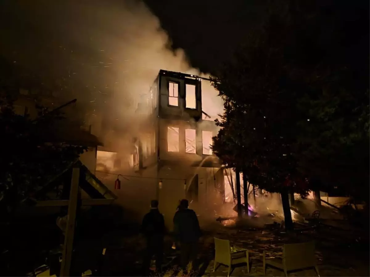 Mudurnu'daki Tarihi Konağı Yangın Sardı