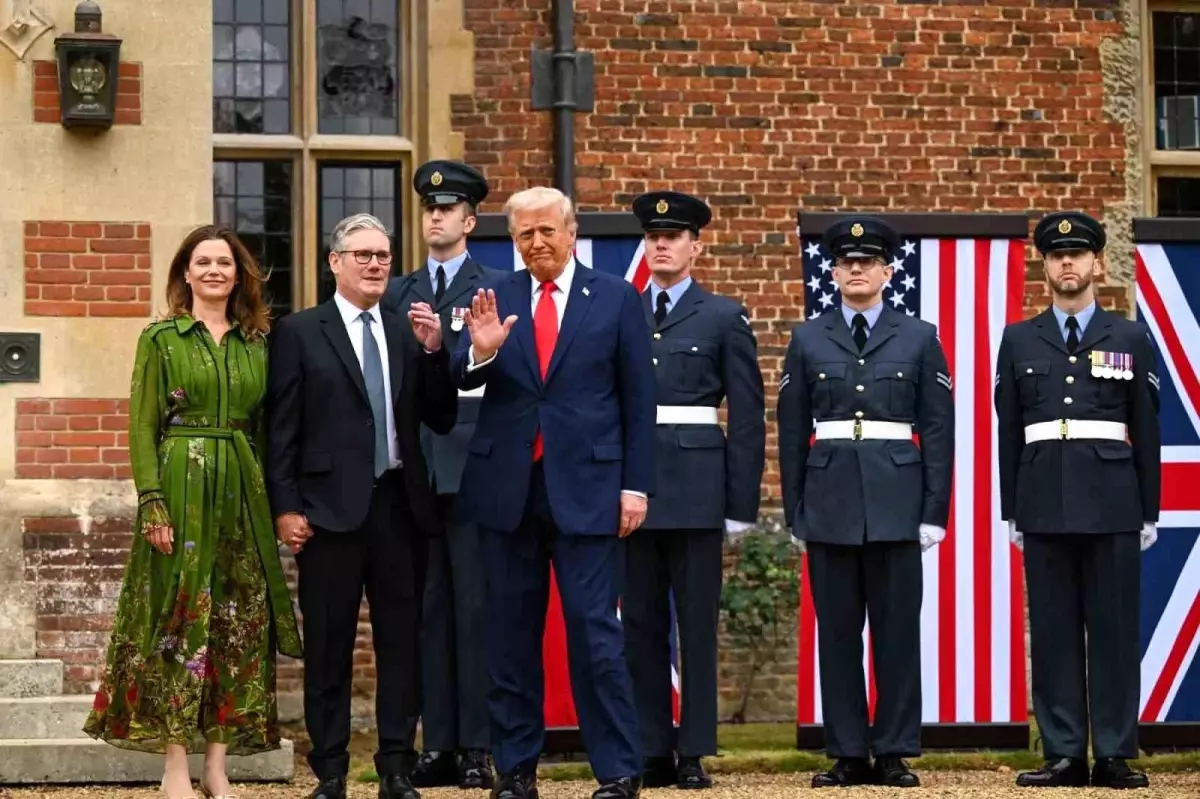 Trump ve Starmer'dan Önemli Görüşme