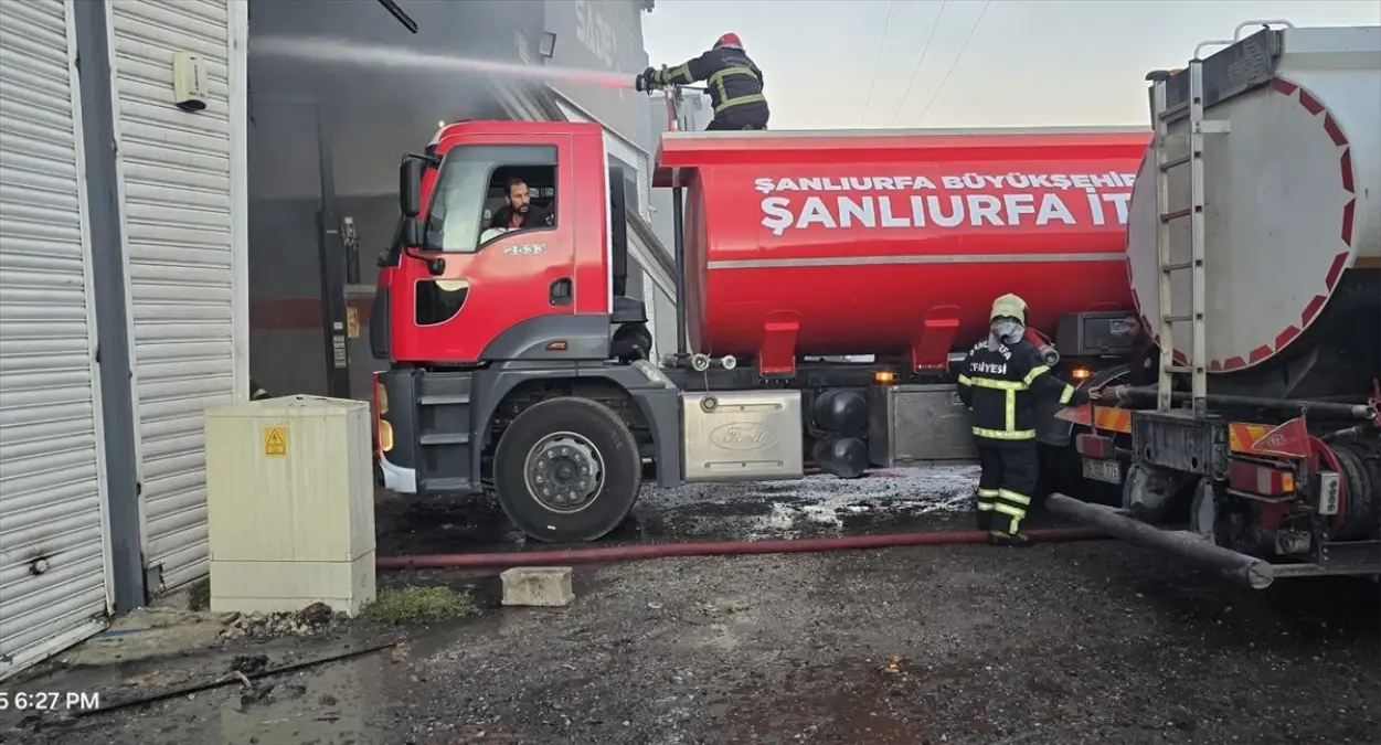 Şanlıurfa'da Oto Tamirhanesinde Yangın