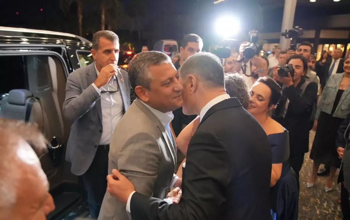 Özgür Özel, Tugay Ailesinin Düğününe Katıldı