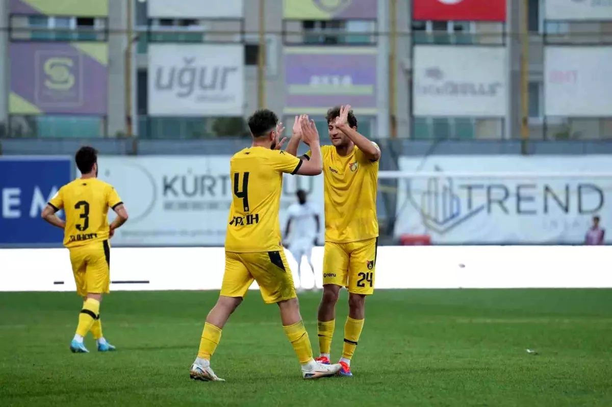 İstanbulspor, Çorum FK'yı 3-1 ile geçti