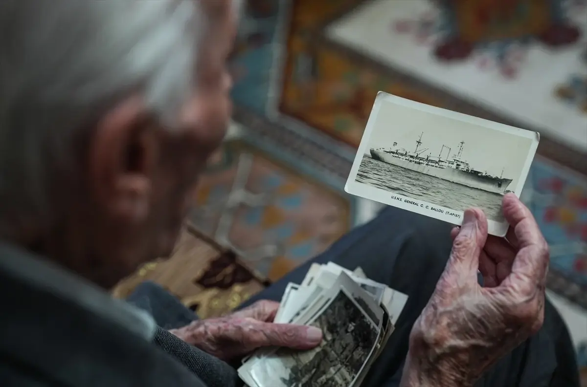 Kore Savaşı'nda bandocu olarak görev yapan İzmirli gazi, şehitler için çaldıkları marşları unutamıyor