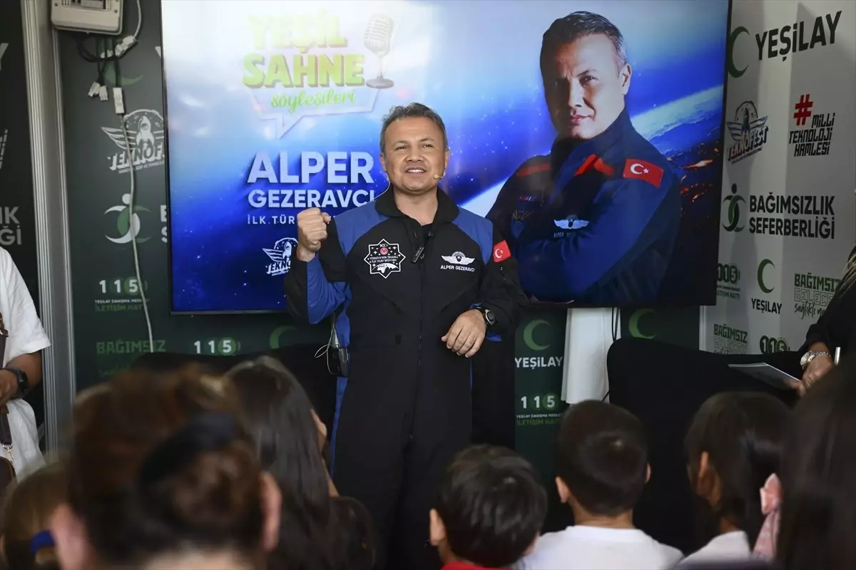 TEKNOFEST'te Yeşilay ve Astronot Buluşması