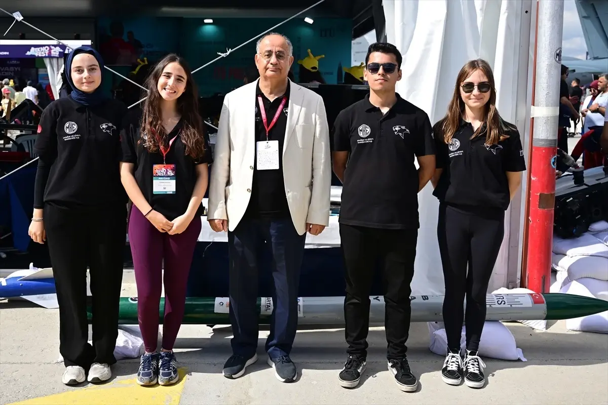 İTÜ'nün Roket Grubu TEKNOFEST'te Tanıtım Yaptı