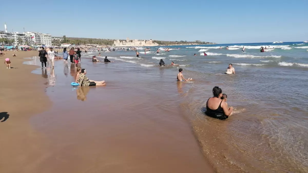 Kızkalesi'nde Eylül Turist Yoğunluğu