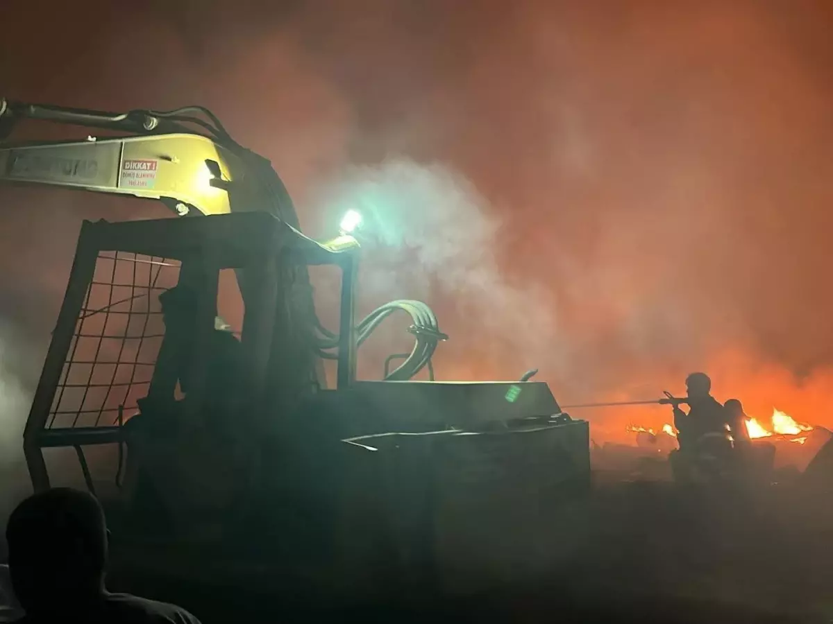 Hatay'da Hurdalık Yangını Kontrol Altında