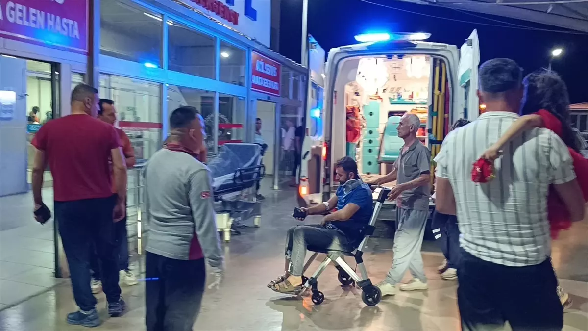 Kozan'da otomobil kaza yaptı, 3 yaralı