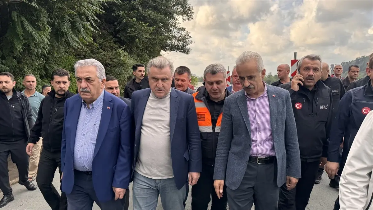 Rize'de Sağanak Yağışın Etkileri: Bakan Uraloğlu ve Bak'tan Açıklamalar
