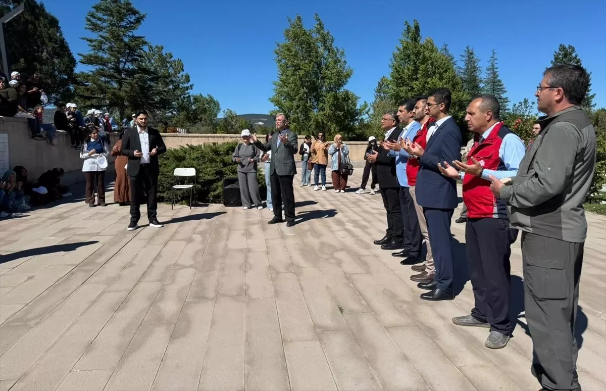 Kütahya'da Öğrencilere Piknik ve Şehitlik Ziyareti
