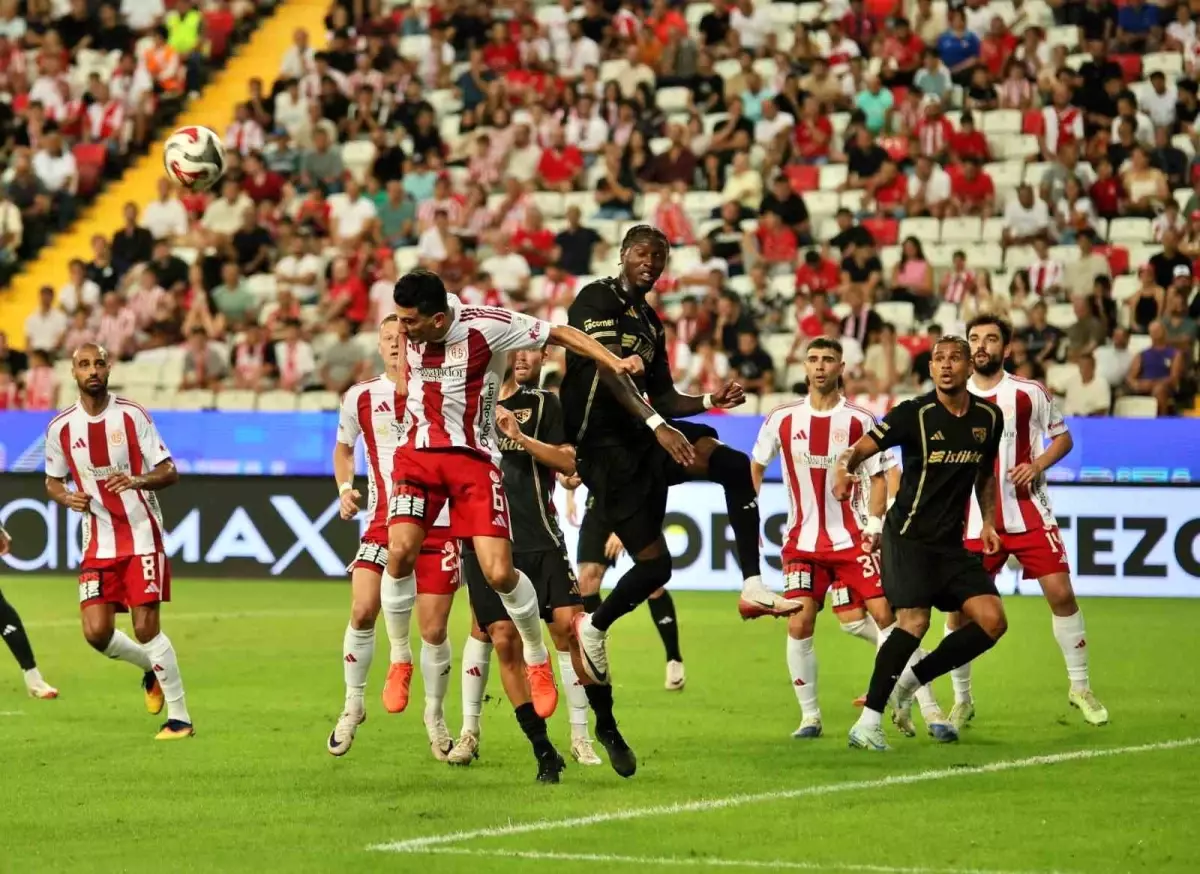 Trendyol Süper Lig: Antalyaspor - Kayserispor İlk Yarısı Beraberlikte Sona Erdi