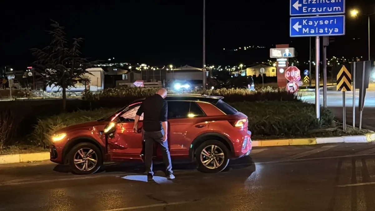 Sivas'ta Motosiklet Kazası: 1 Ağır Yaralı