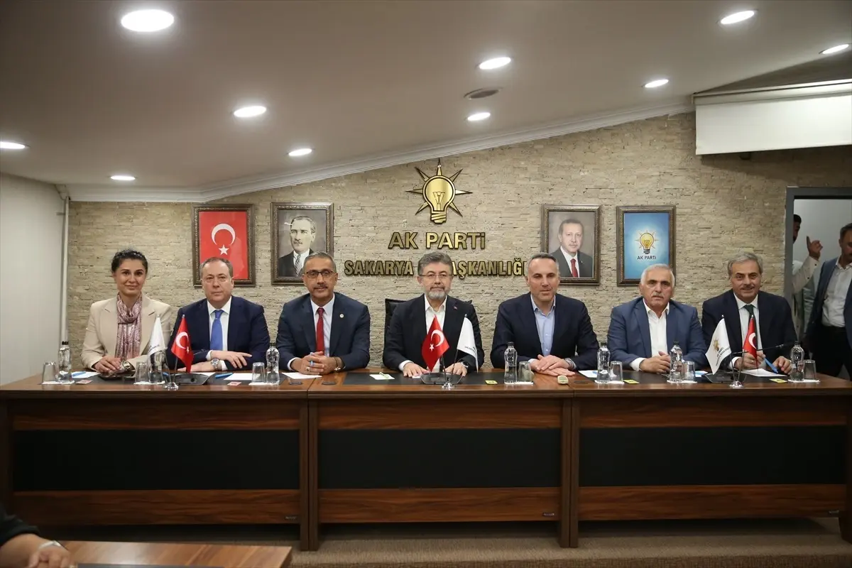 Bakan Yumaklı Sakarya'da İşbirlikleri Sağladı