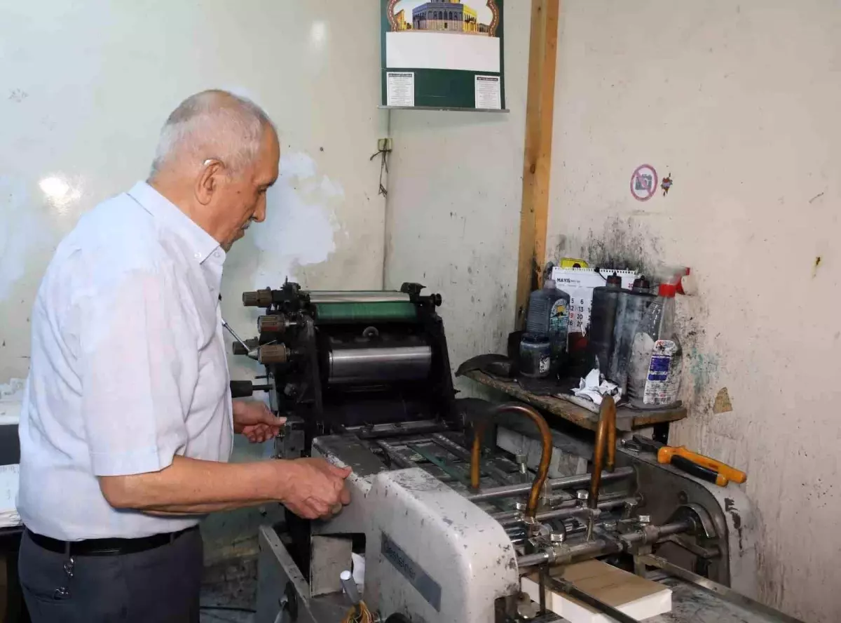 80 Yaşında Mesleğine Aşkla Bağlı