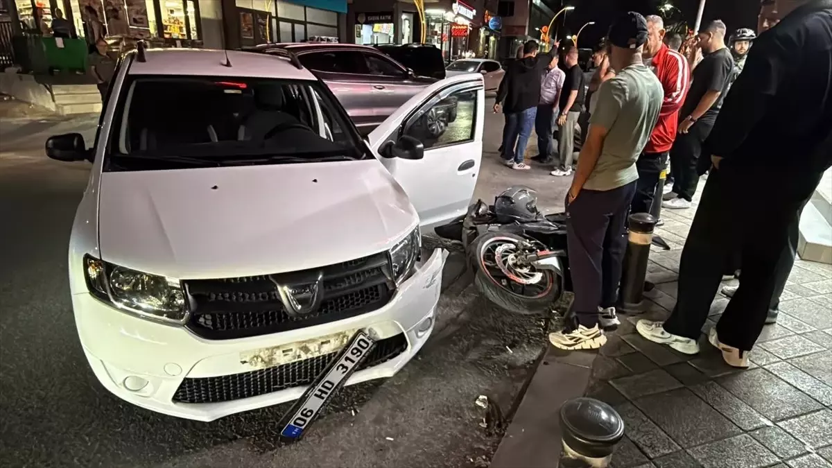 Darıca'da Otomobil-Motosiklet Çarpıştı