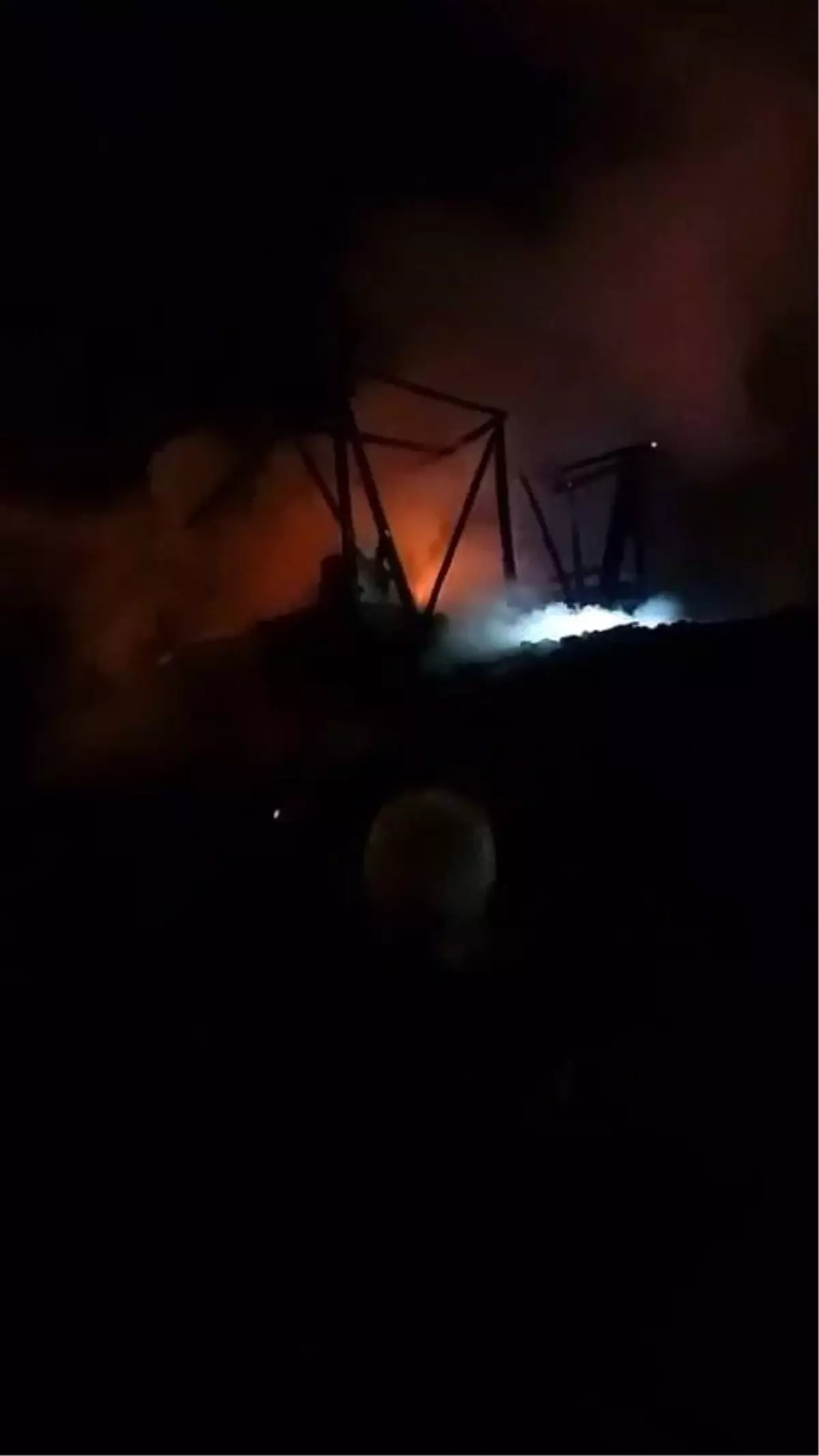 Bursa İnegöl'de Samanlık Yangını: Kullanılamaz Hale Geldi
