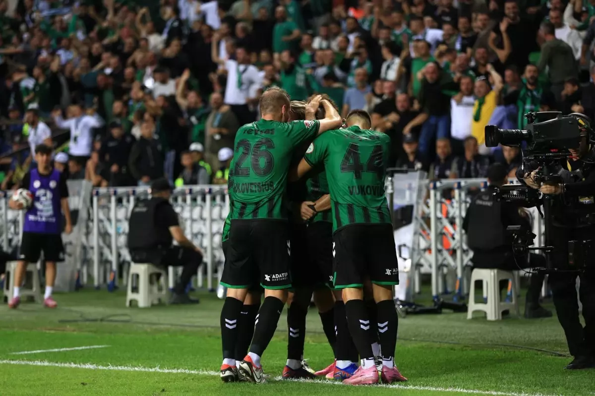 Sakaryaspor, Amed SK'yı 2-1 Geçti