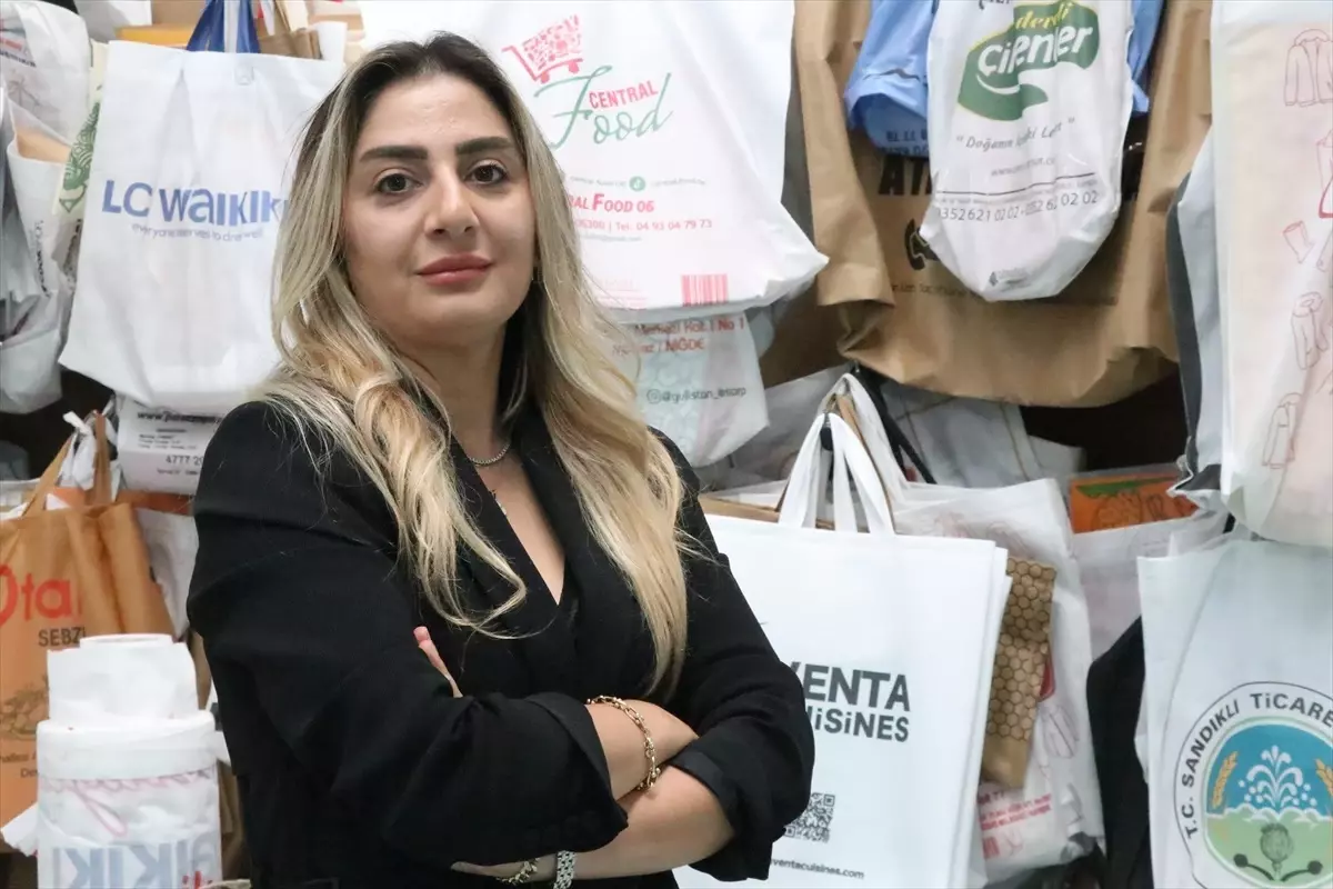Nihal Aknur'dan İhracata 3 Milyon Bez Çanta