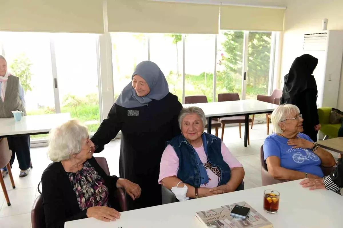 Nilüfer Kadınları Huzurevine Anlamlı Ziyaret