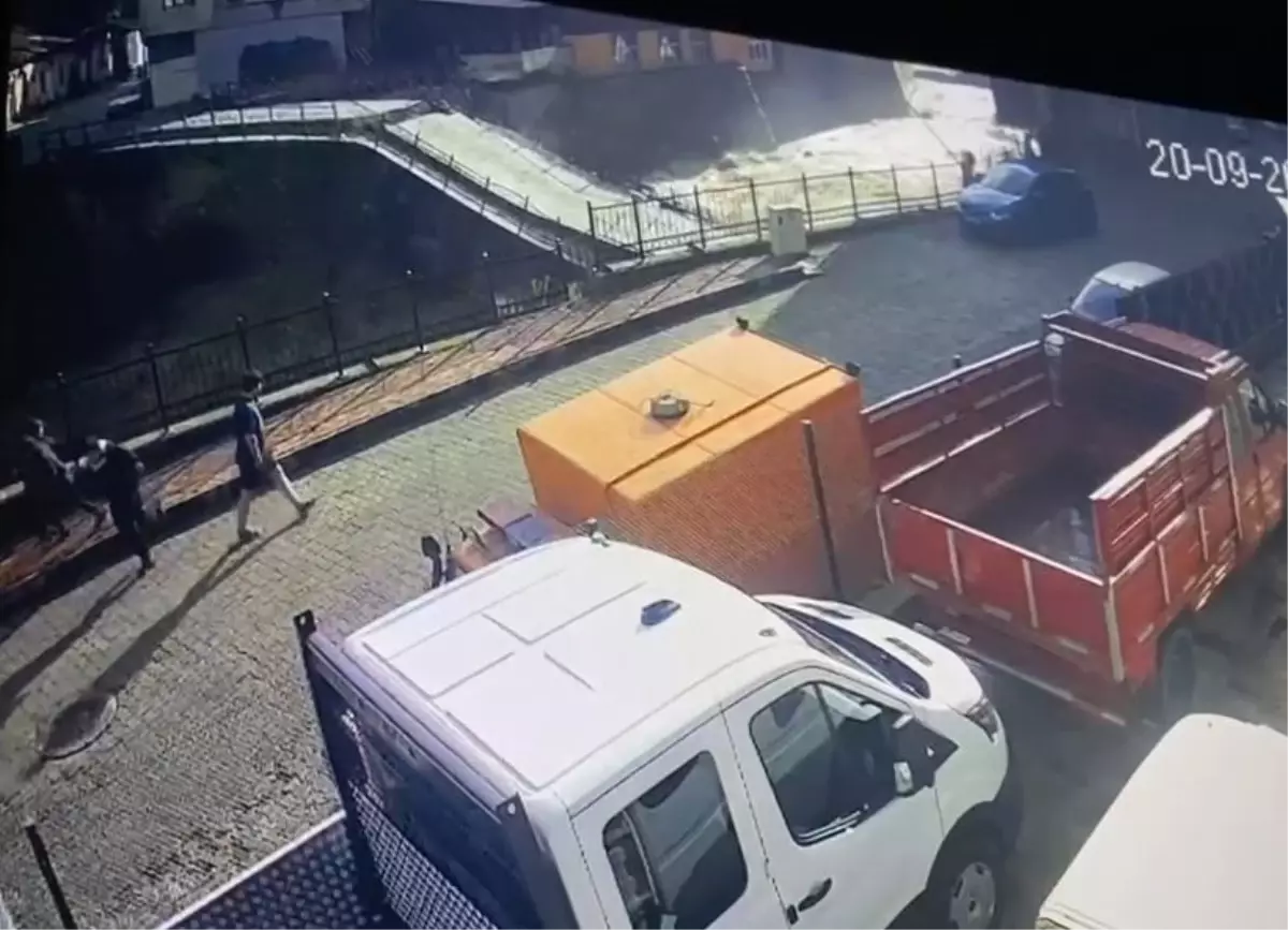 Tarihi Köprü Sel Sularına Kapıldı