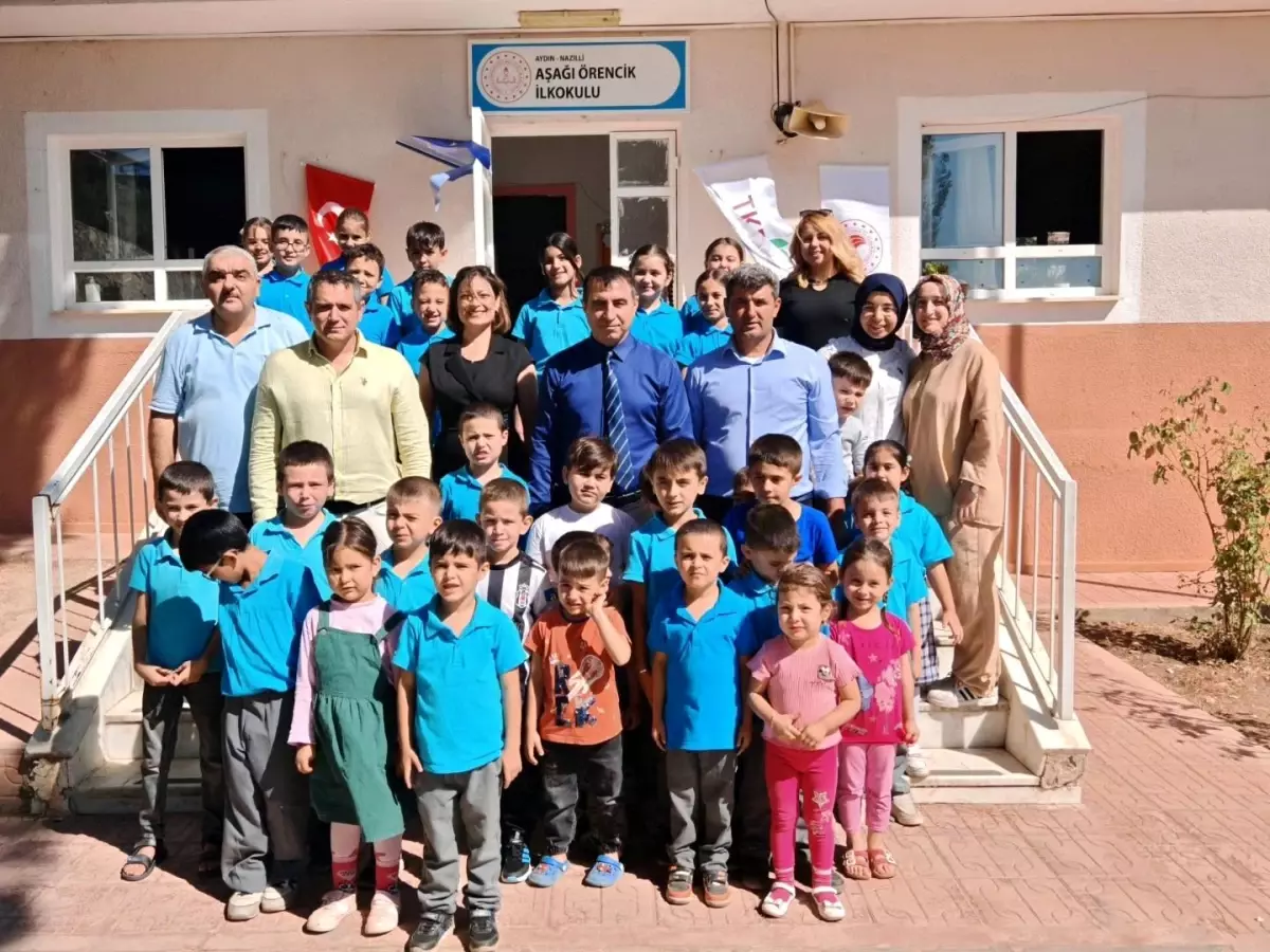 Öğrenciler Yeşil Vatan İçin Fidan Dikti