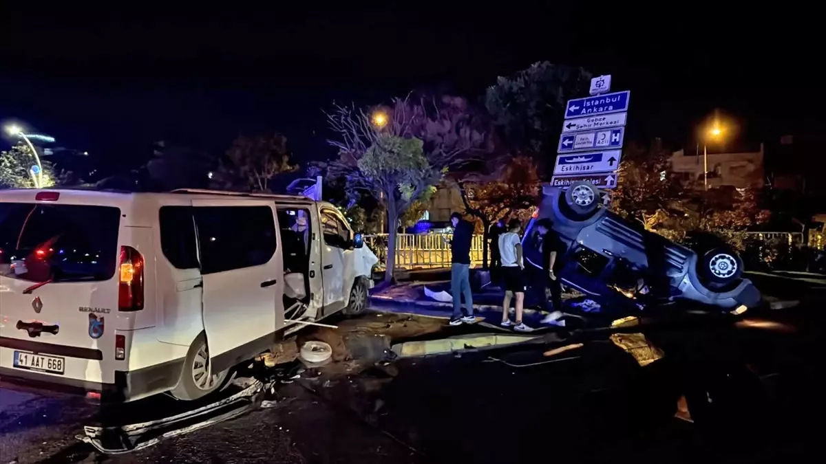 Gebze'de Trafik Kazası: 6 Yaralı
