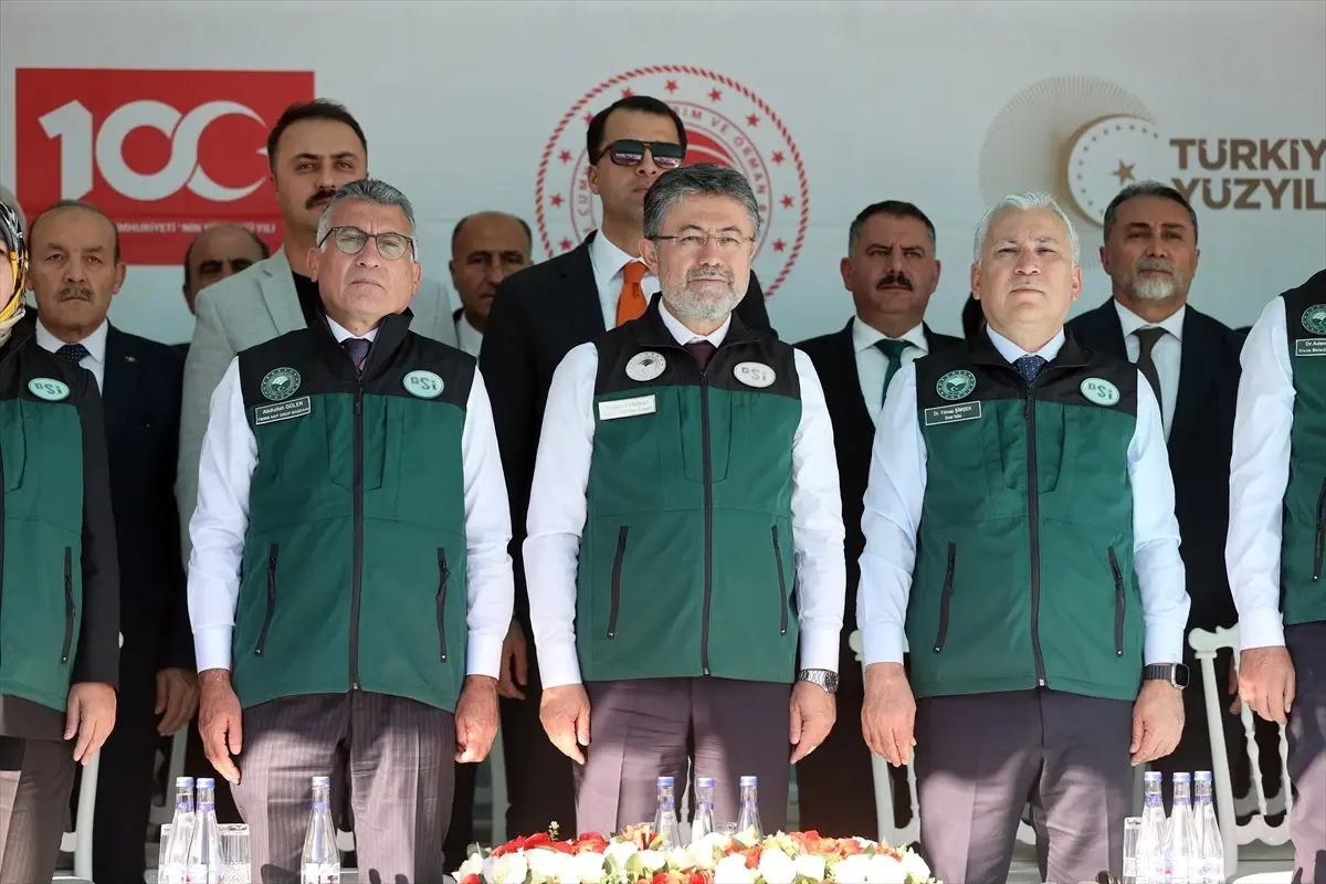 Tarım ve Orman Bakanı Yumaklı Sivas'ta temel atma töreninde konuştu Açıklaması