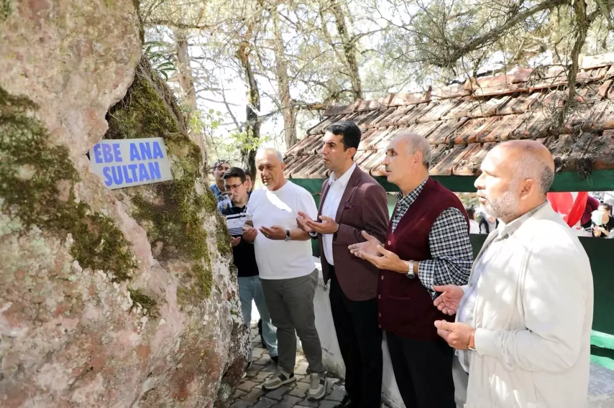 Ebe Ana Sultan İçin Anma Töreni
