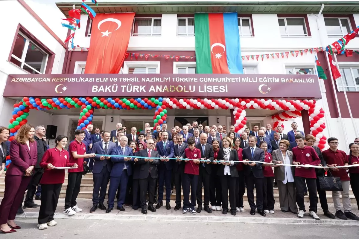 Bakü Türk Lisesi'nin Açılışı