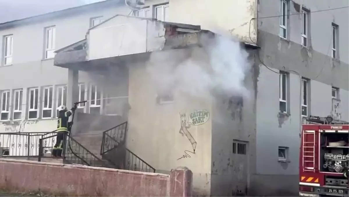 Karayazı'da Eğitim Binasında Yangın