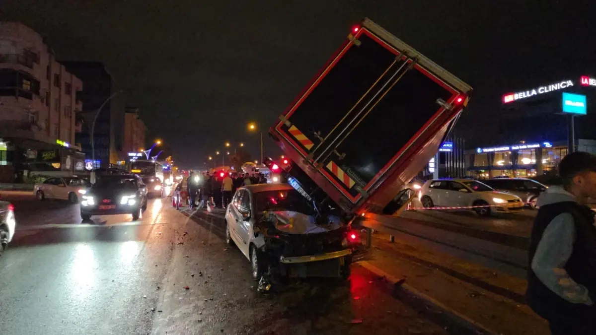 Gebze'de Kaza: 3 Yaralı