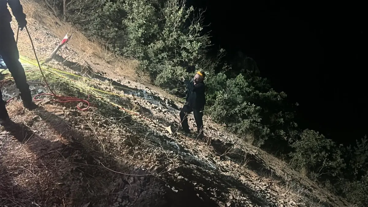 Sivas'ta Uçurumdan Yuvarlanan Araçta 4 Kişi Hayatını Kaybetti