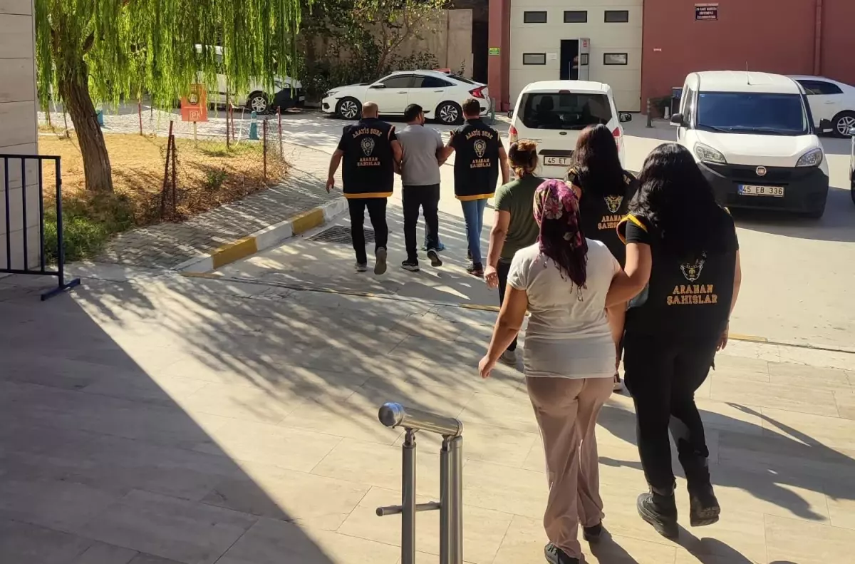 Manisa'da 3 firari şahıs yakalandı