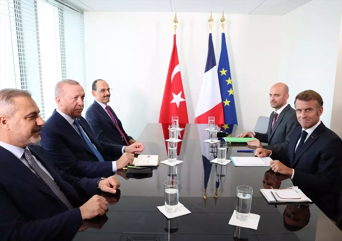 Erdoğan'dan Macron'a çağrı: Netanyahu'ya baskıyı artırmak sonuç getirebilir