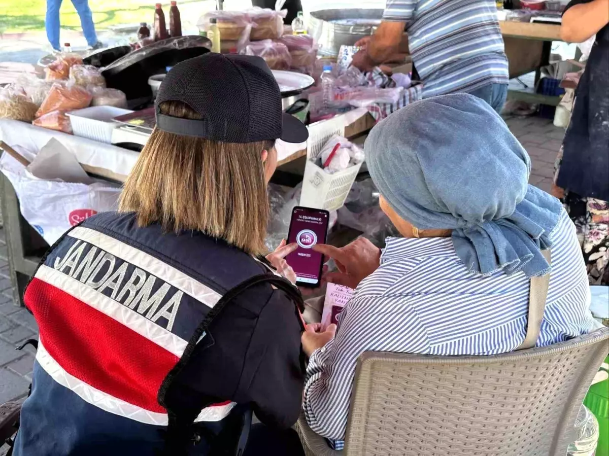 İncir Festivali'nde Jandarmadan Kadına Şiddetle Mücadele